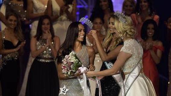 Genesis Davila Dethroned Linette De Los Santos Crowned Miss Florida 2017 That Beauty Queen By